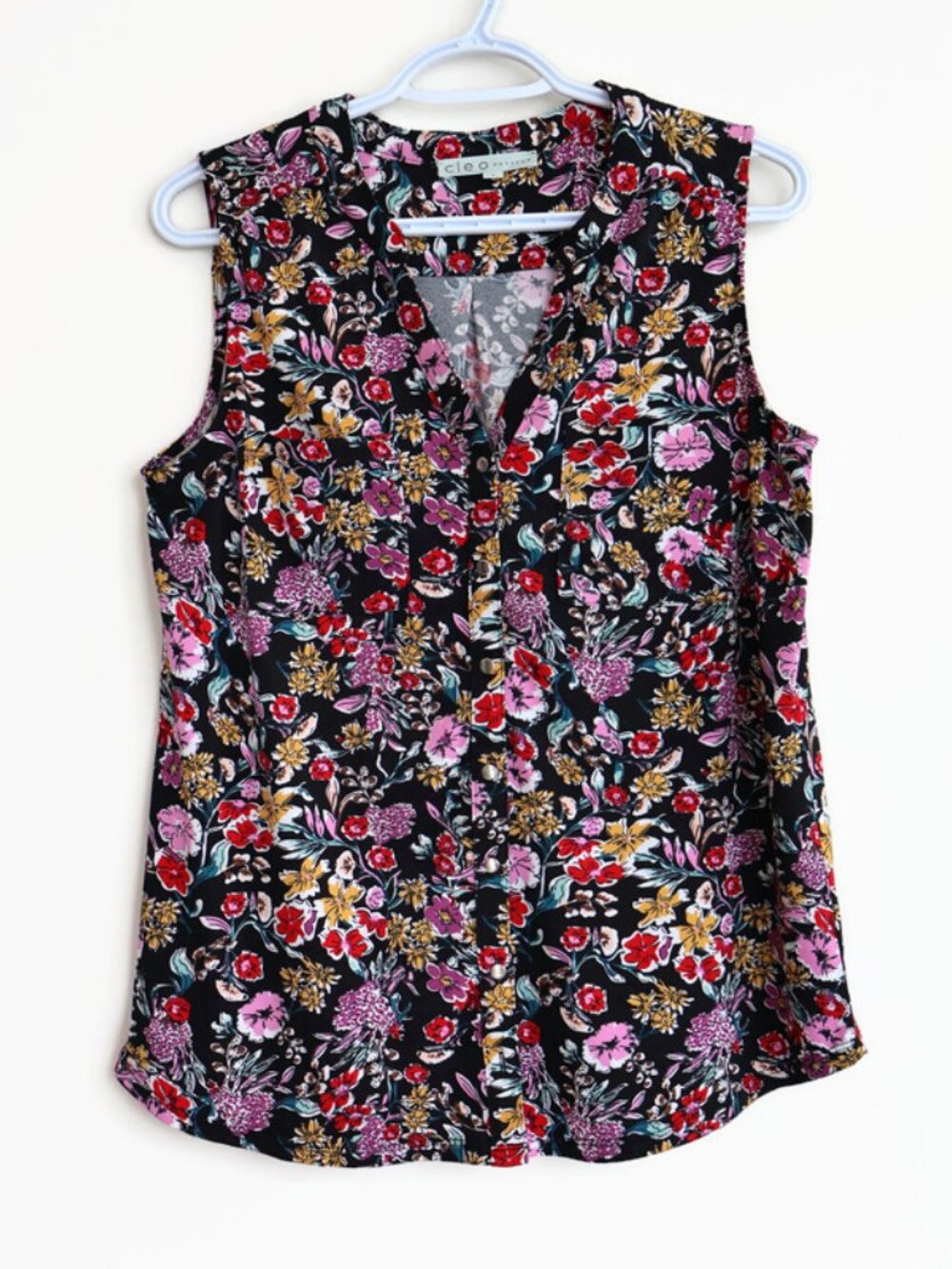 Sleeveless Colourful Top - Size M Petite -  Cleo - Button Down